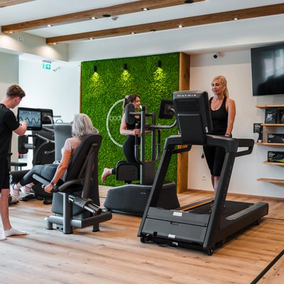 body & mind lounge Podersdorf: Cardio-Training am Laufband.