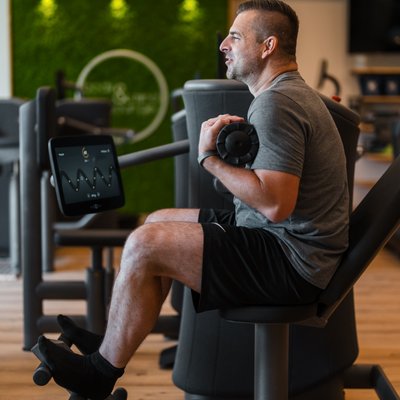 body & mind lounge Podersdorf: Mann beim Training.